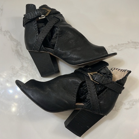 House of Harlow 1960 black leather open toe booties - Picture 4 of 14